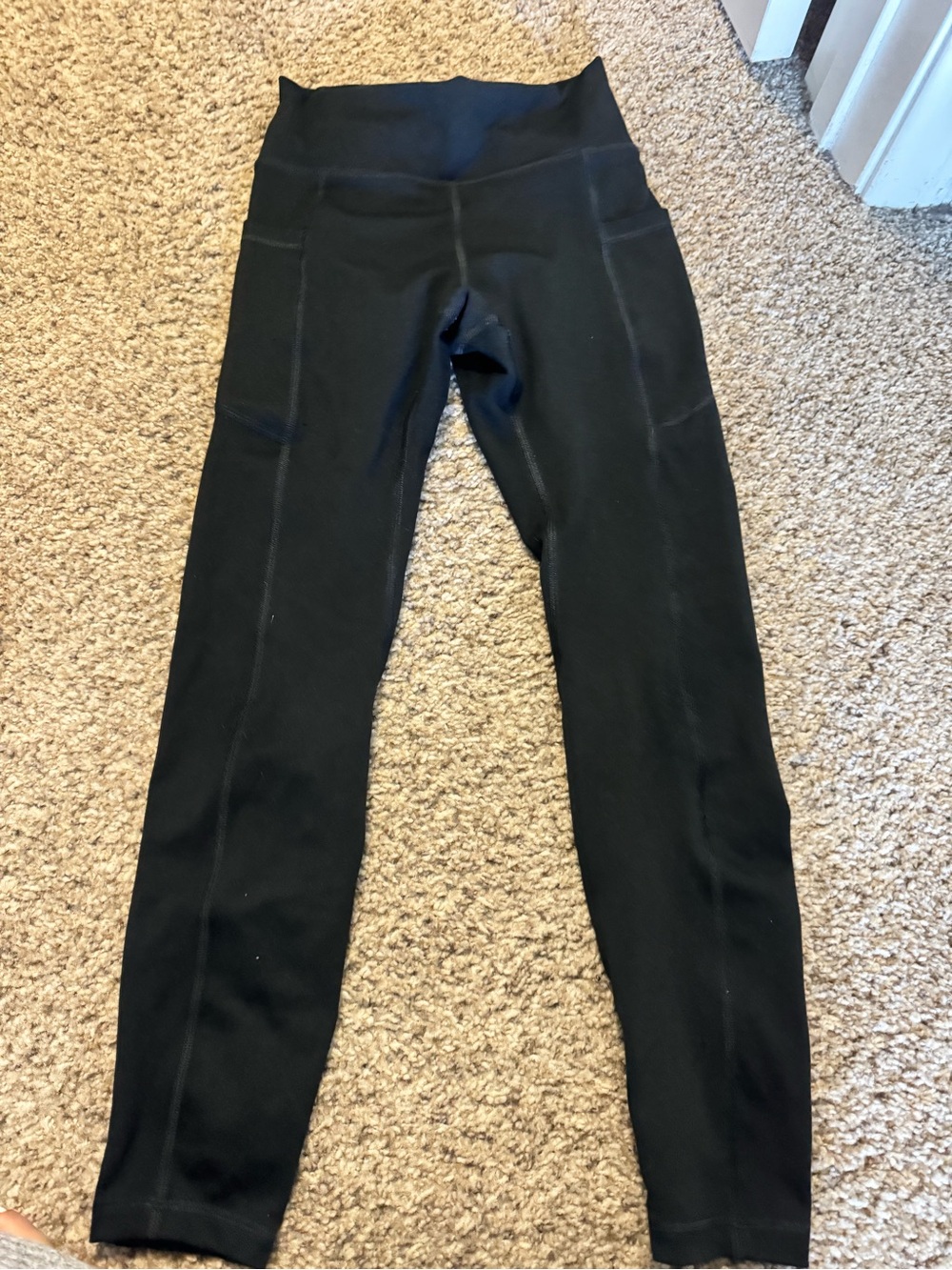 Gilly Hicks High-Waist Black Active Leggings with pockets